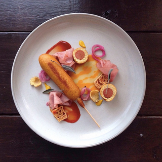 Illustration for article titled These perfectly plated fine dining dishes are actually made of junk food